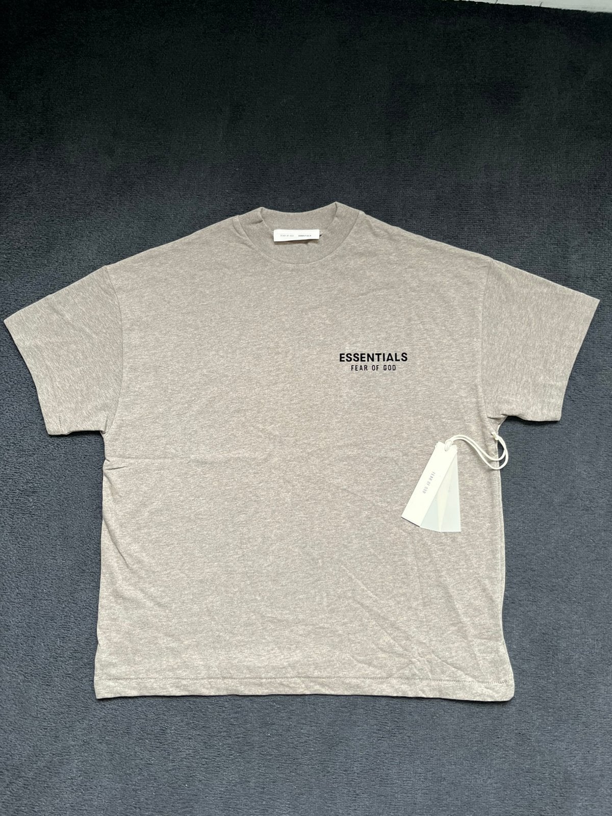 Fear of God Essentials T-shirt - Zo goed als nieuw, Ophalen of Verzenden, Zo goed als nieuw, Maat 48/50 (M), Beige