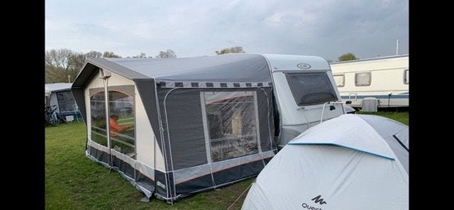 Ruime voortent voor caravan, merk Inaca. Omloop is 922, Ophalen of Verzenden, Gebruikt, Polyester, Overige merken