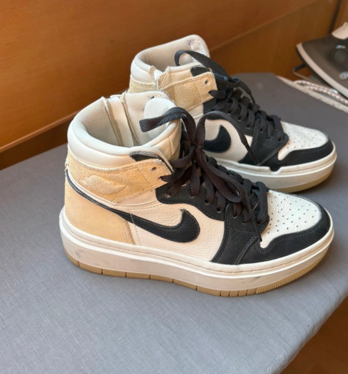 Nike Jordan platform sneaker 37,5, Kleding | Dames, Schoenen, Ophalen of Verzenden, Zo goed als nieuw, Sneakers of Gympen