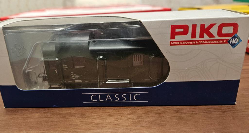 Piko H0 Classic Bagagewagen Pwg 9404 DR Ep. IV, Hobby en Vrije tijd, Modeltreinen | H0, Ophalen of Verzenden