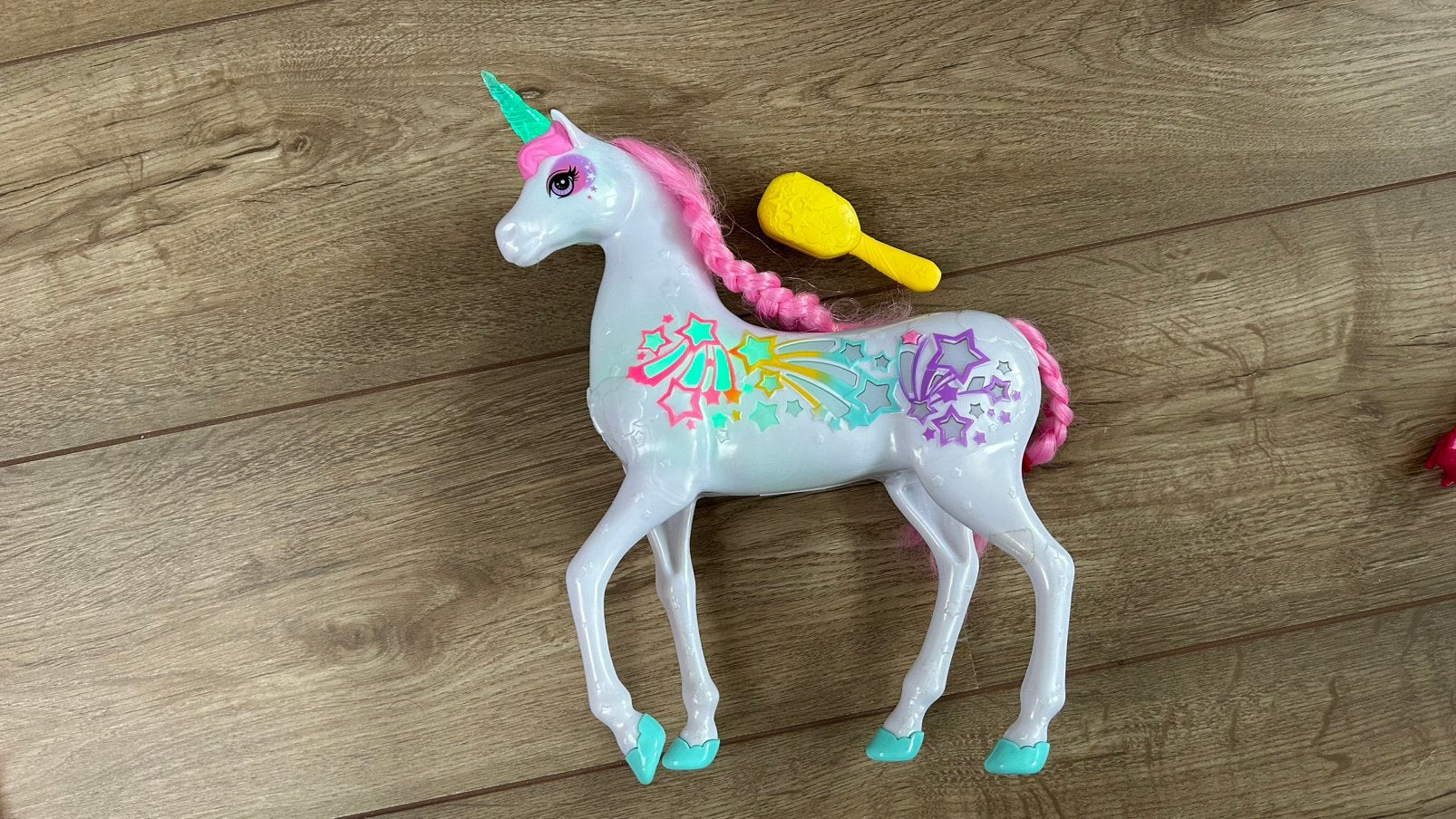 Barbie Unicorn met licht en geluidjes, Ophalen of Verzenden, Zo goed als nieuw