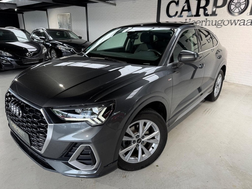 Audi Q3 Sportback 35 TFSI S Edition S Line 2024 Panodak Virt, Auto's, Zwart, 4 cilinders, 150 pk, Bedrijf