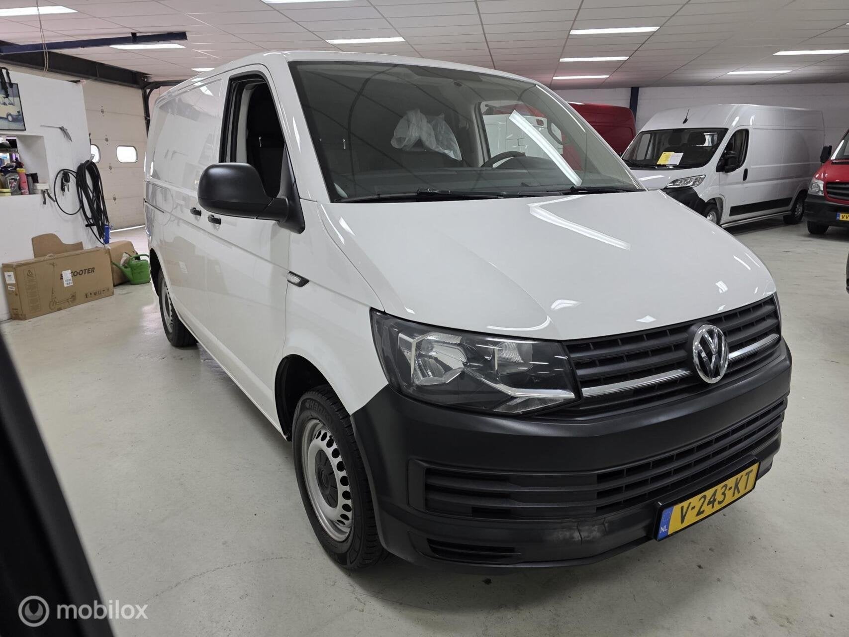 Volkswagen Transporter 2.0 TDI L1H1 Airco Cruise Navi!, Gebruikt, Euro 6, 4 cilinders, Volkswagen