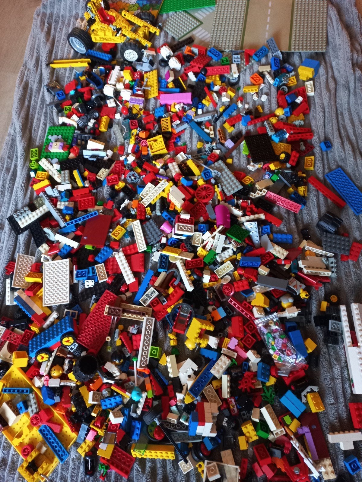 Flinke partijen ongesorteerde Lego met van alles wat., Ophalen of Verzenden