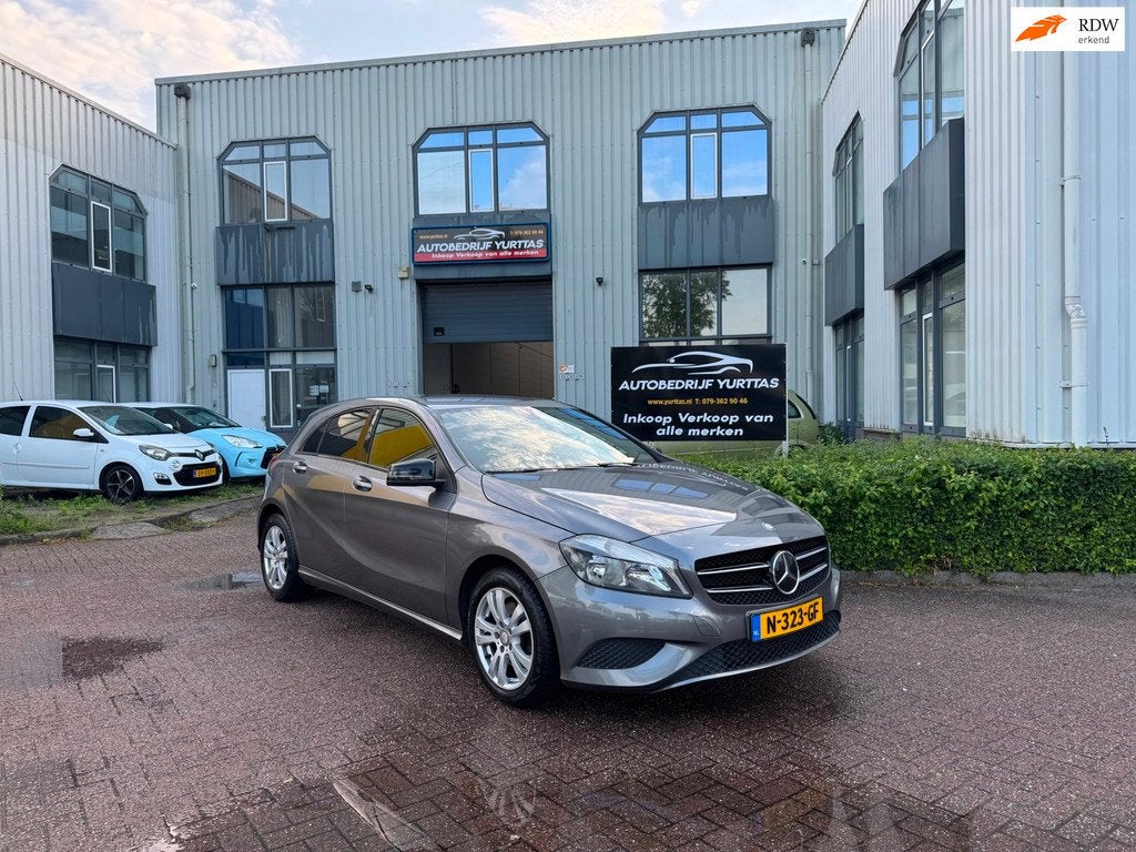 Mercedes-Benz A-klasse 180 Ambition APPLE CARPLAY!, Voorwielaandrijving, Start-stop-systeem, Gebruikt, Euro 6
