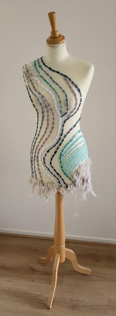 Fluisterlijnen  paspop met mozaïek en alpaca  kunst, Antiek en Kunst, Ophalen