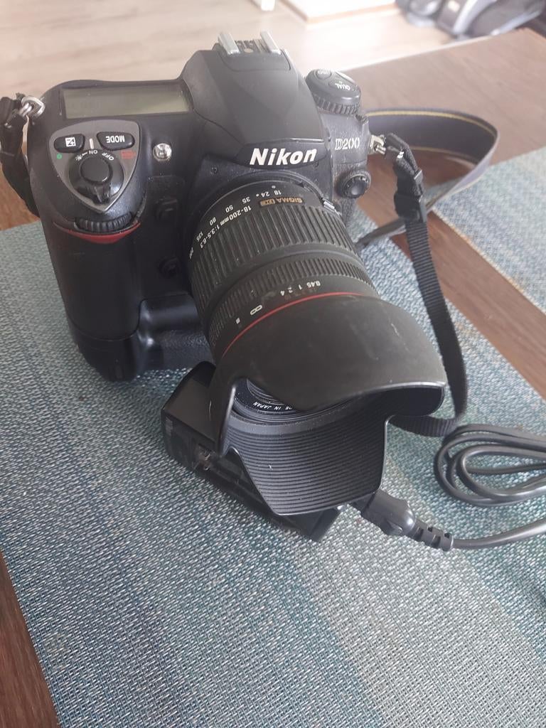 Nikon d200 inclusief.lens,oplader,battery pack en boekje, Audio, Tv en Foto, Fotocamera's Digitaal, Ophalen, Nikon, 8 keer of meer