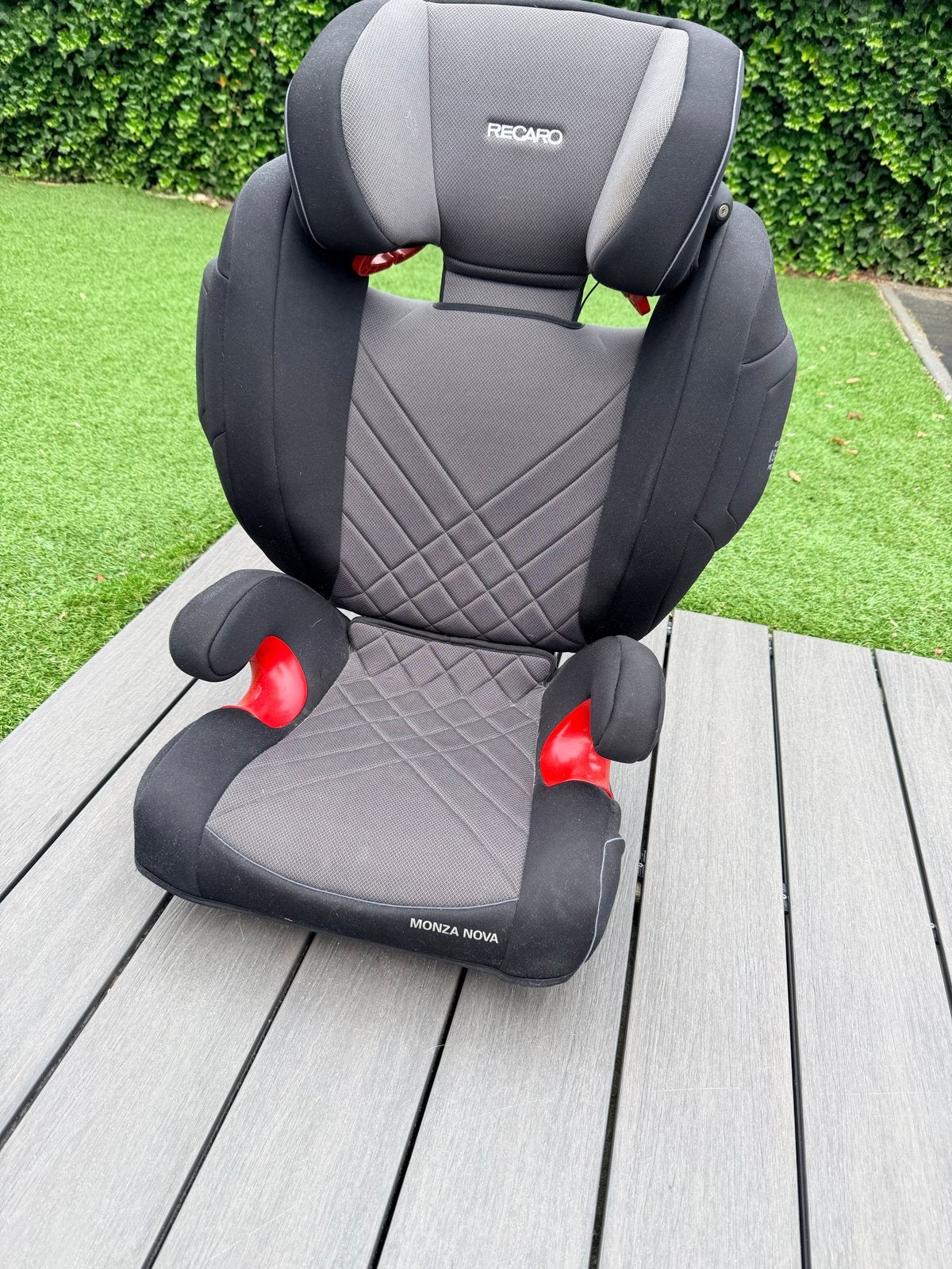 Recaro Monza Nova autostoel met hoofdtelefoonaansluiting, Autogordel of Isofix, 15 t/m 36 kg, Zijbescherming, Zo goed als nieuw