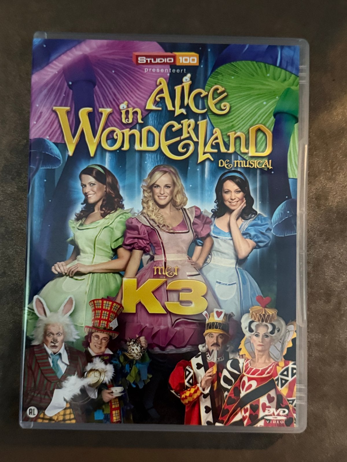 K3 in Alice in Wonderland De Musical DVD, Gebruikt, Alle leeftijden, Nederlands, Familie