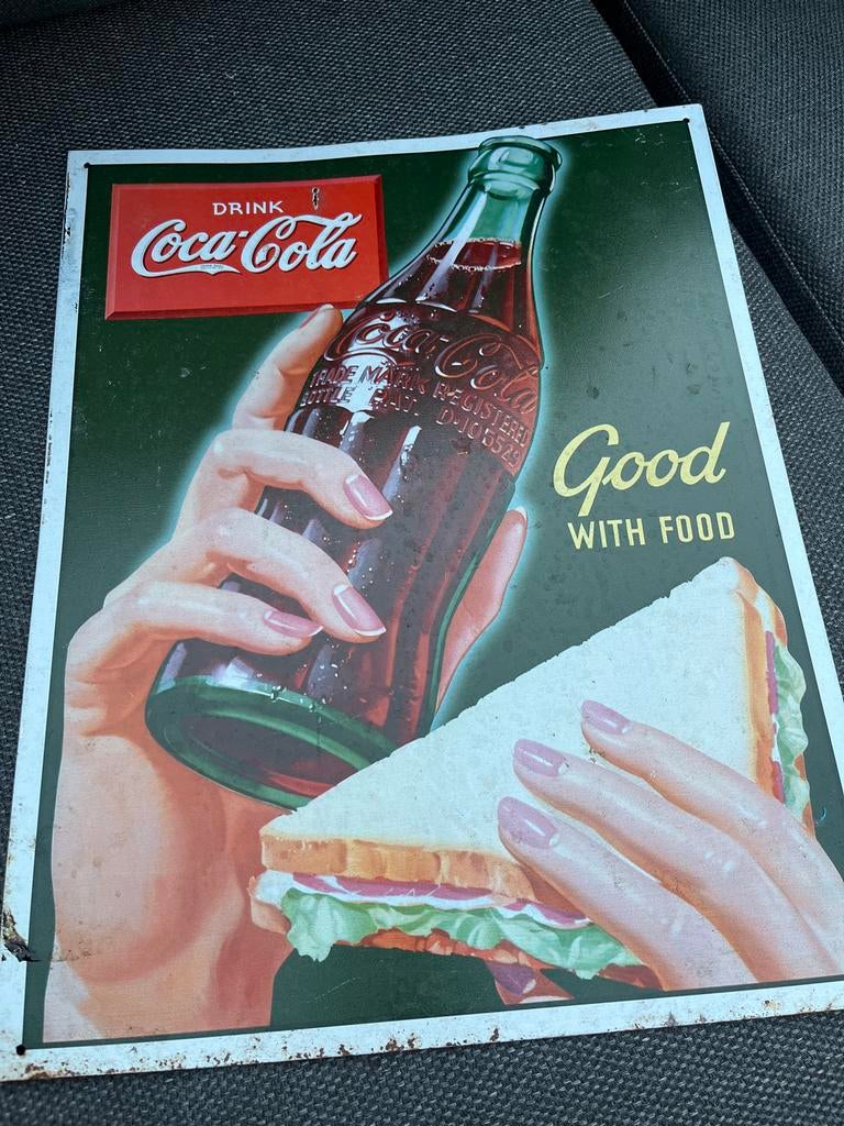 Vintage Coca-Cola Reclamebord - Good With Food, Ophalen of Verzenden, Gebruikt, Reclamebord