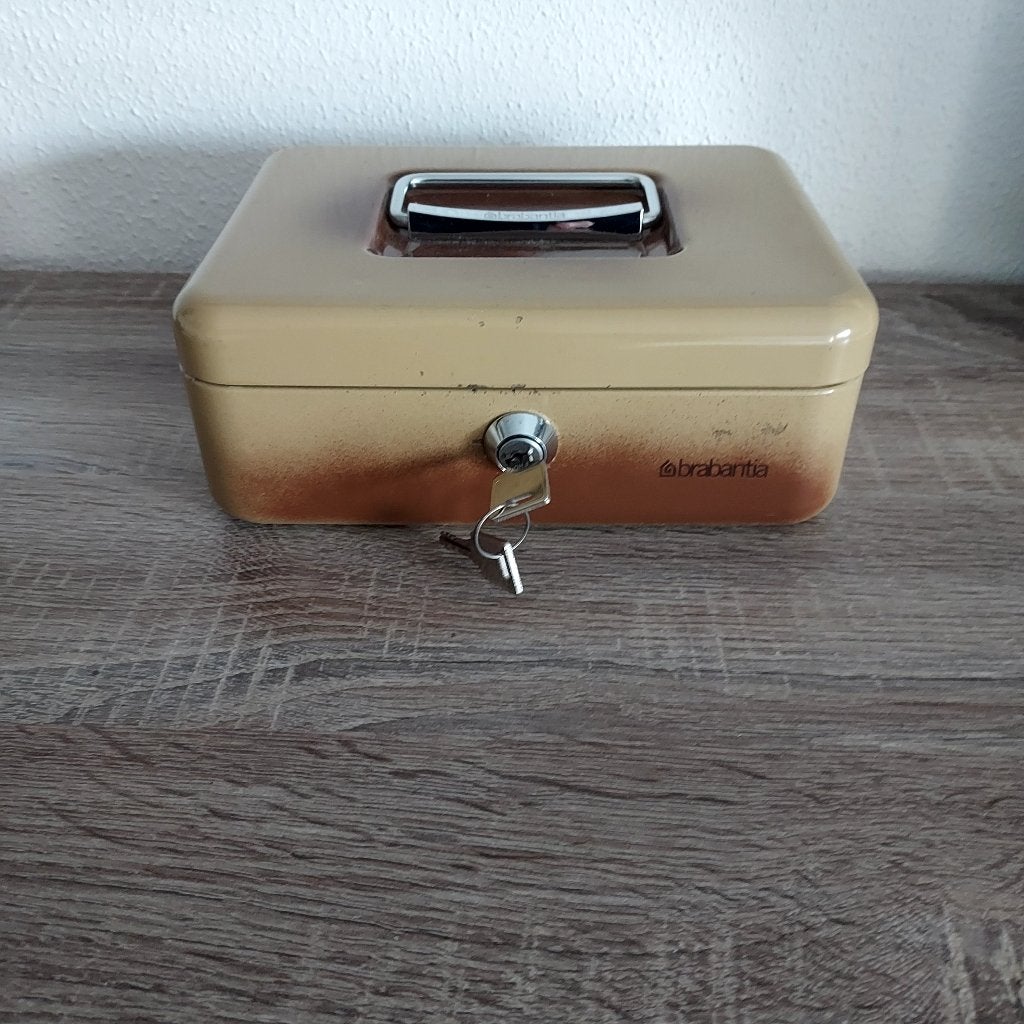 Brabantia geldkistje, Verzamelen, Spaarpotten, Ophalen of Verzenden, Gebruikt, Metaal of Blik, Overige thema's