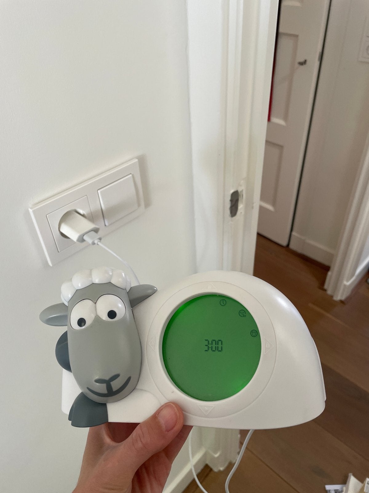 ZAZU Schaap Sam Slaaptrainer / wekker met adapter, Ophalen of Verzenden, Zo goed als nieuw, Digitaal
