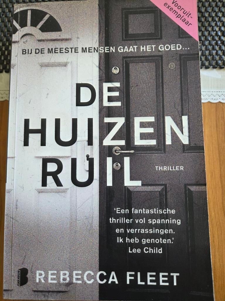 De Huizenruil - Rebecca Fleet (Thriller), Ophalen of Verzenden, Zo goed als nieuw, Rebecca Fleet, Nederland