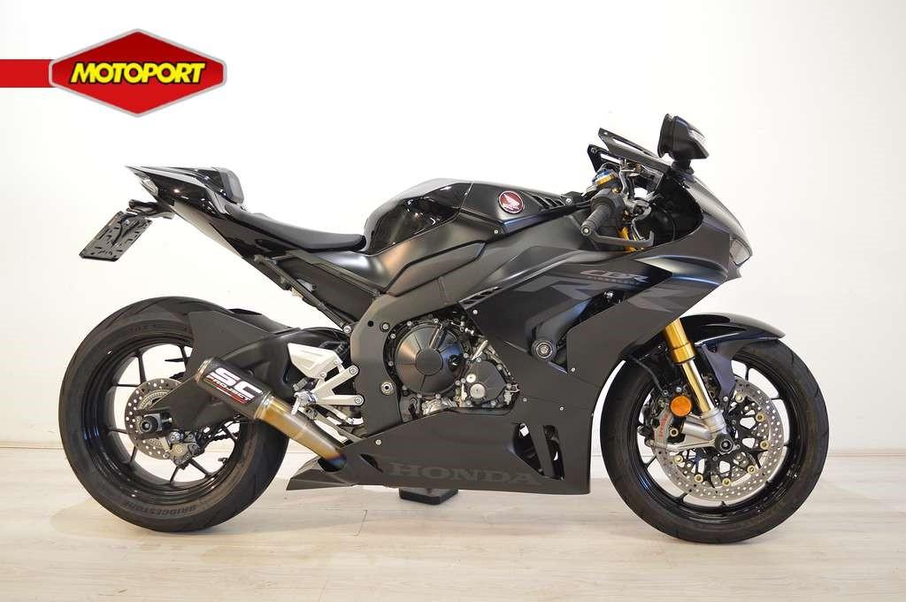 Honda CBR 1000 RR-R FIREBLADE SP (bj 2020), Wijngaardveld 1
9300  AALST, BE, Bedrijf, Super Sport, Mc.benelux@honda-eu.com