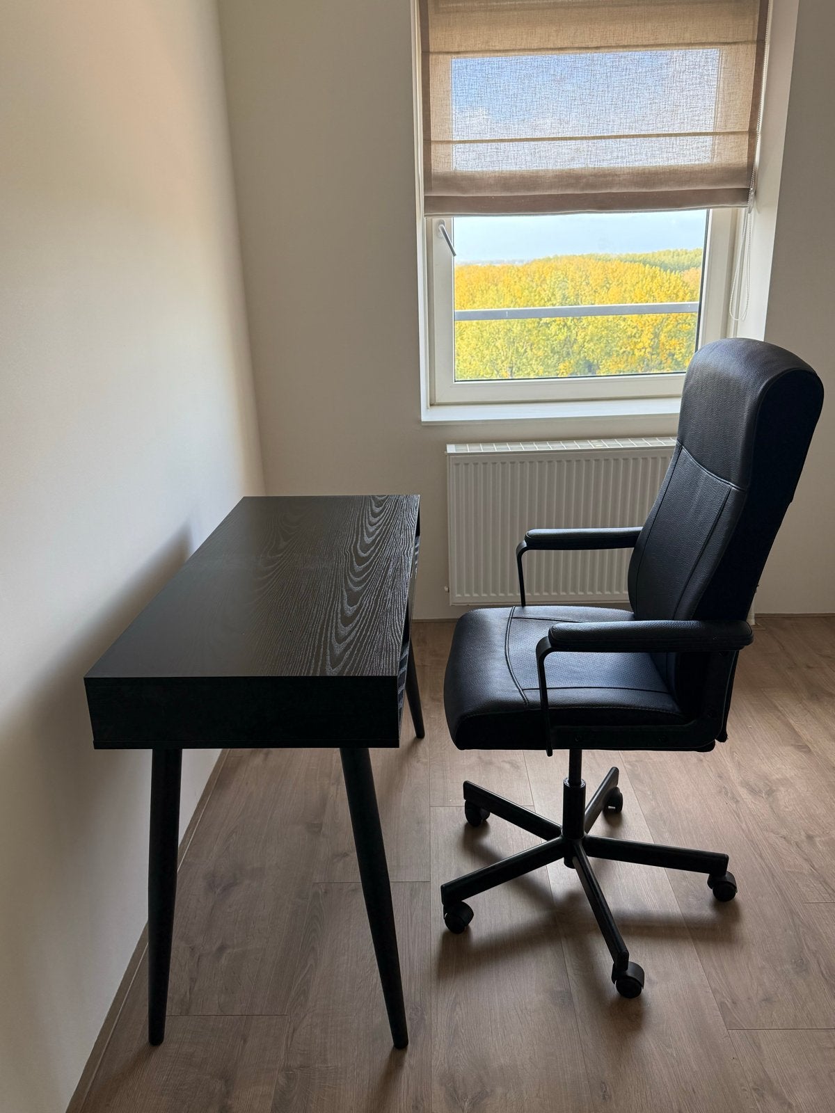 Zwart bureau met bureaustoel (IKEA MILLBERGET), Huis en Inrichting, Ophalen, Gebruikt, IKEA, Overige typen