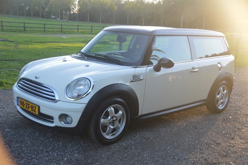 MINI Clubman 1.6 Cooper Chili Airco Cruise (bj 2008), Auto's, Gebruikt, 4 cilinders, 4 stoelen, Leder en Stof