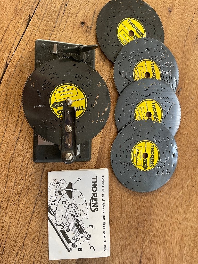 Nieuw zwitsers  speeldoosje van Thorens. Voor inbouw., Antiek en Kunst, Ophalen of Verzenden