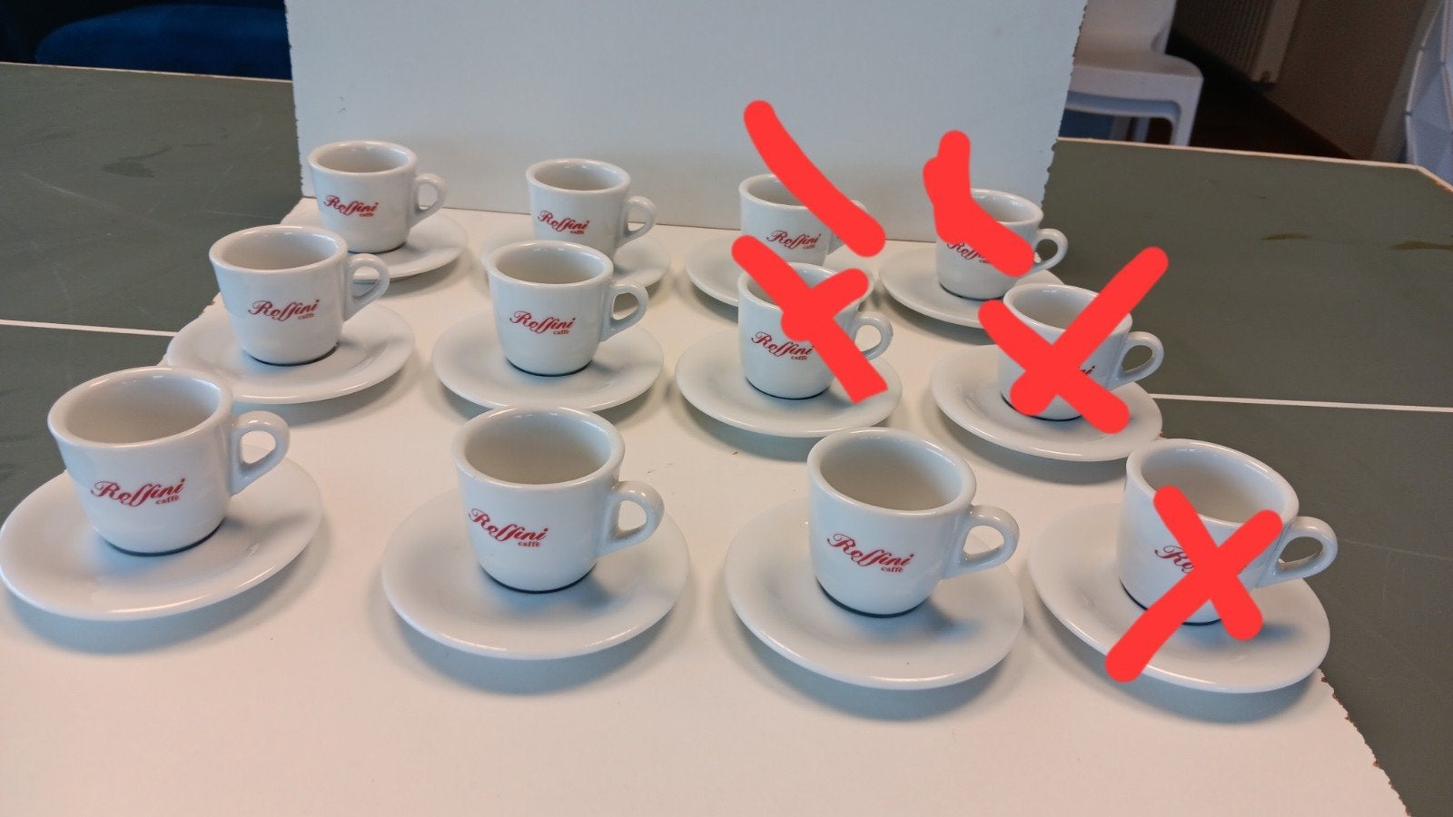 7 expressokopjes en schotels raffini.
Witte kopjes en schote, Ophalen of Verzenden, Porselein, Overige stijlen, Kop(pen) en/of Schotel(s)