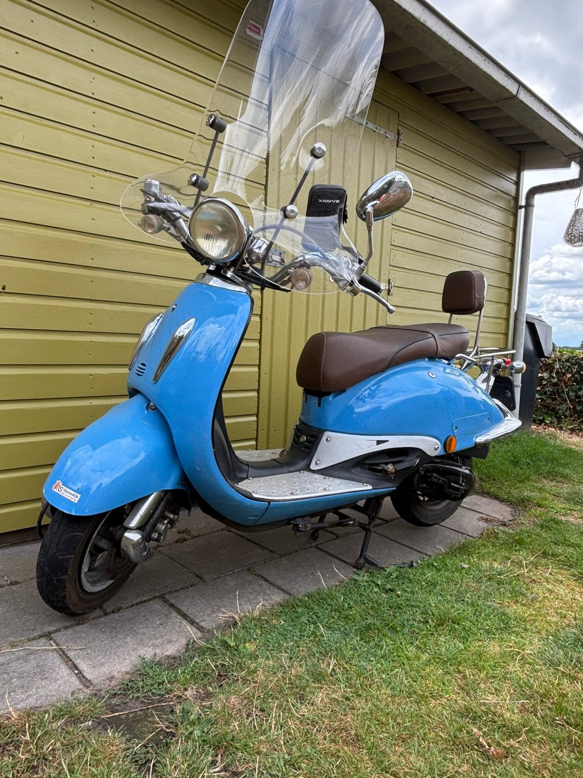 Znen Aurora Grande Retro, Gebruikt, Benzine, Ophalen, Overige merken