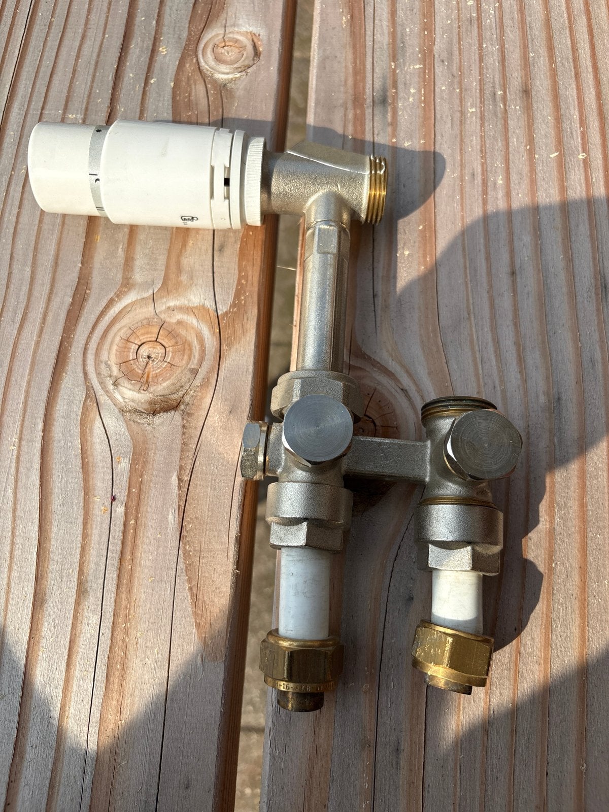 Jaga Low-H2O Radiator aansluitset met thermostaatknop, Ophalen of Verzenden, Gebruikt, Radiator, Hoog rendement (Hr)