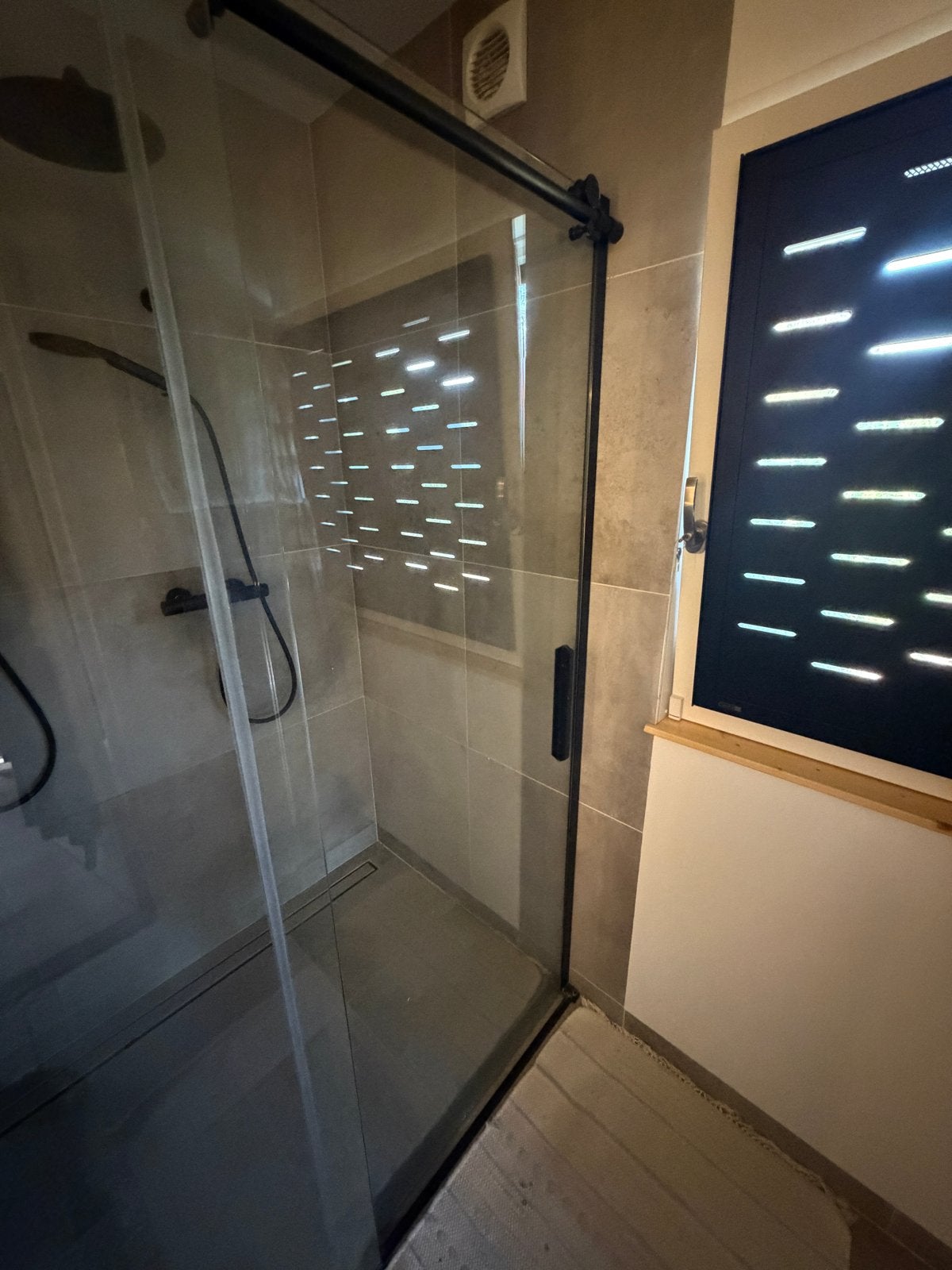 Douchecabine 160x200 cm met zwart frame, Doe-het-zelf en Verbouw, Sanitair, Ophalen, Gebruikt, Glas, Douche