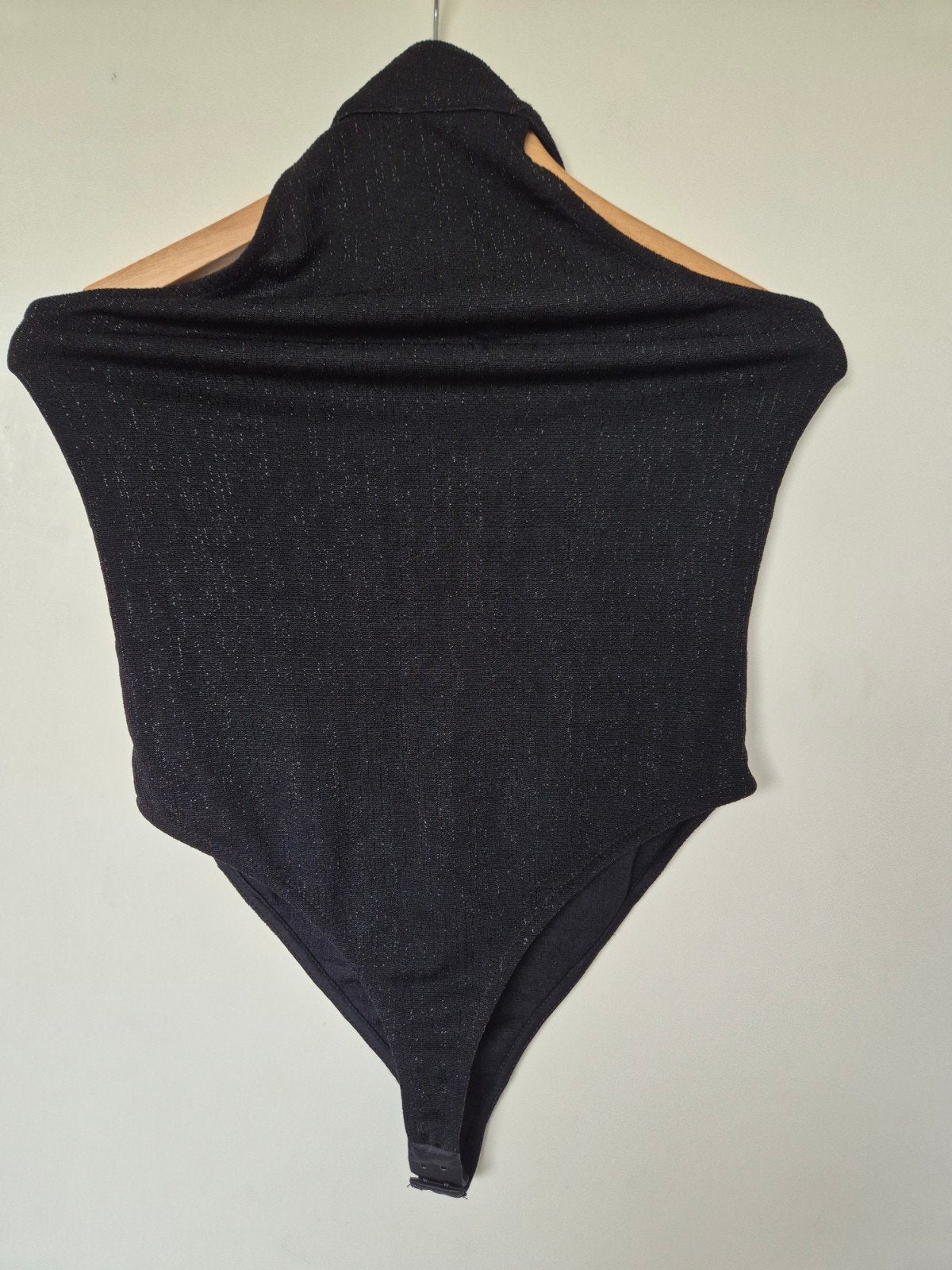 Zwarte glitter bodysuit met col maat l, Zwart, Maat 42/44 (L), Ophalen of Verzenden, Zonder mouw