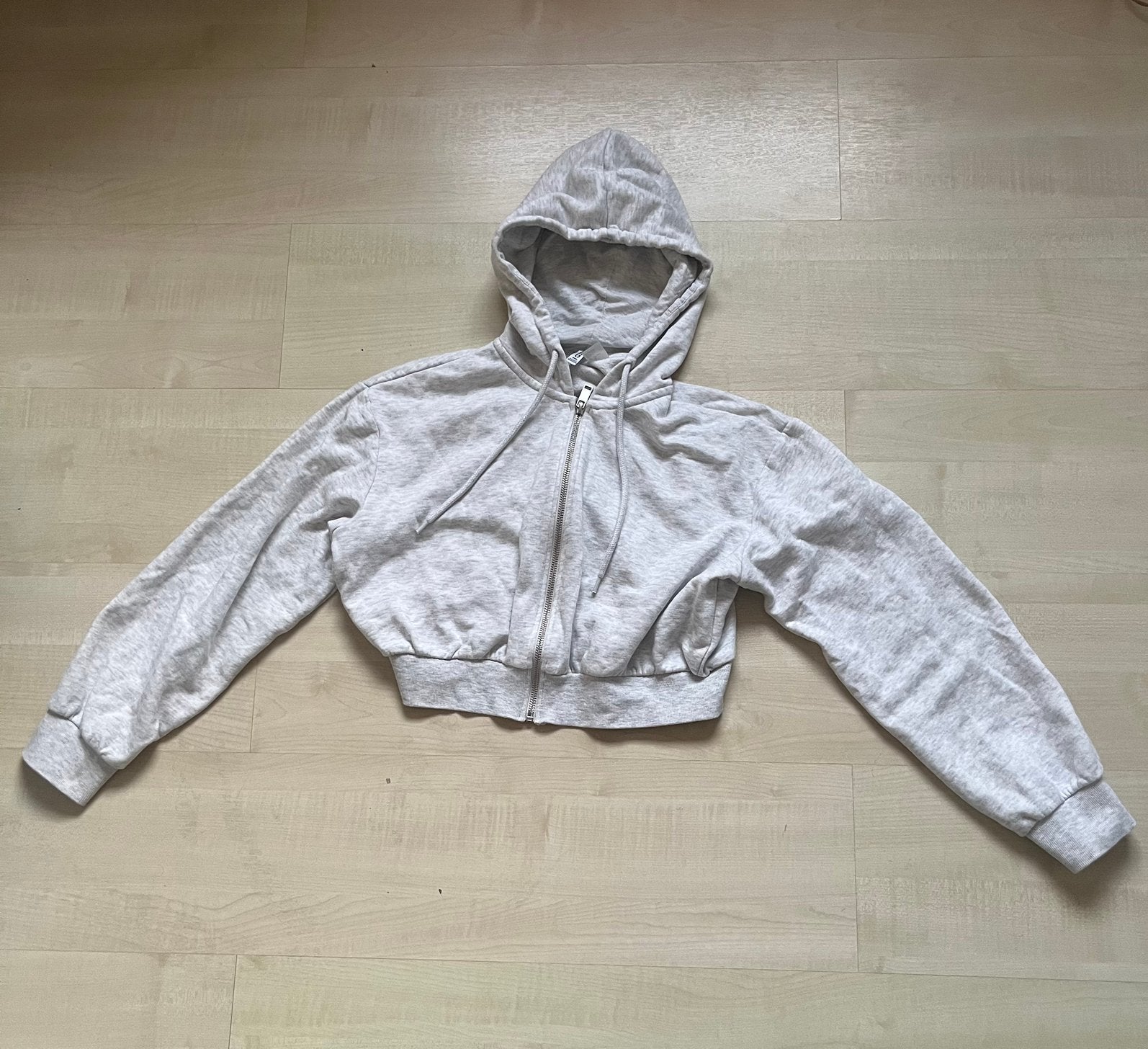 Grijze cropped hoodie met rits maat S H&M, Kleding | Dames, Ophalen of Verzenden, Nieuw, Maat 36 (S), Grijs