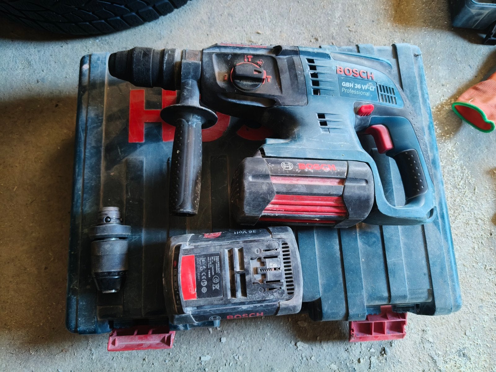 Bosch GBH 36 VF-LI Professional Boorhamer met 3 accu's, Ophalen, Boor- en/of Breekhamer, Klopboormechanisme, Gebruikt