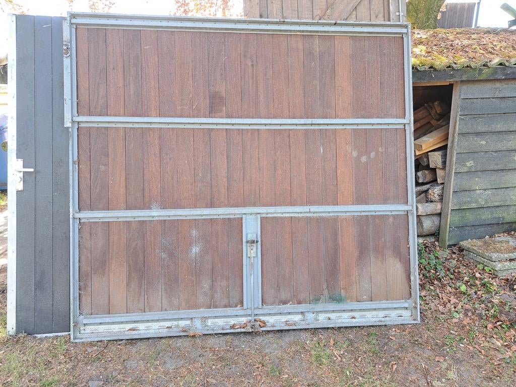Hardhouten Garagedeur - houten deur - houten staldeur, Doe-het-zelf en Verbouw, Deuren en Horren, Ophalen, Gebruikt, 120 cm of meer
