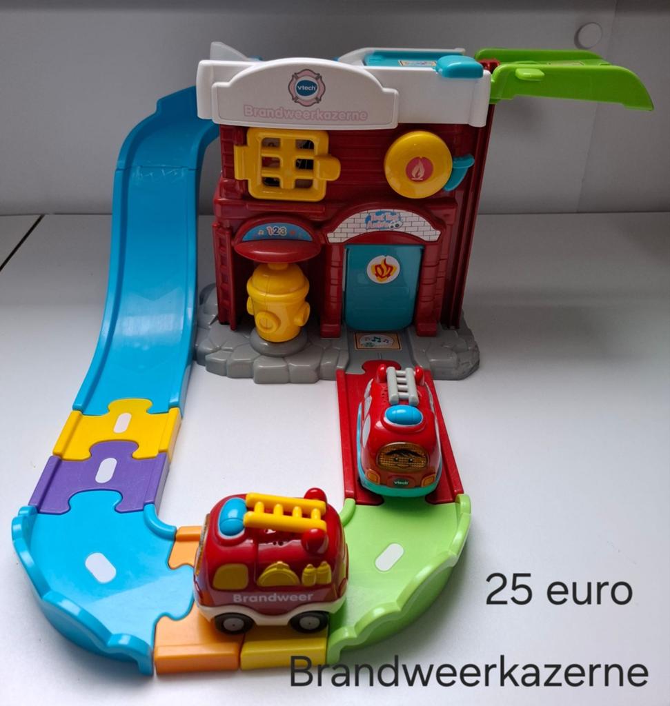 VTech Brandweerkazerne met brandweerauto's, Ophalen, Zo goed als nieuw, 2 tot 4 jaar