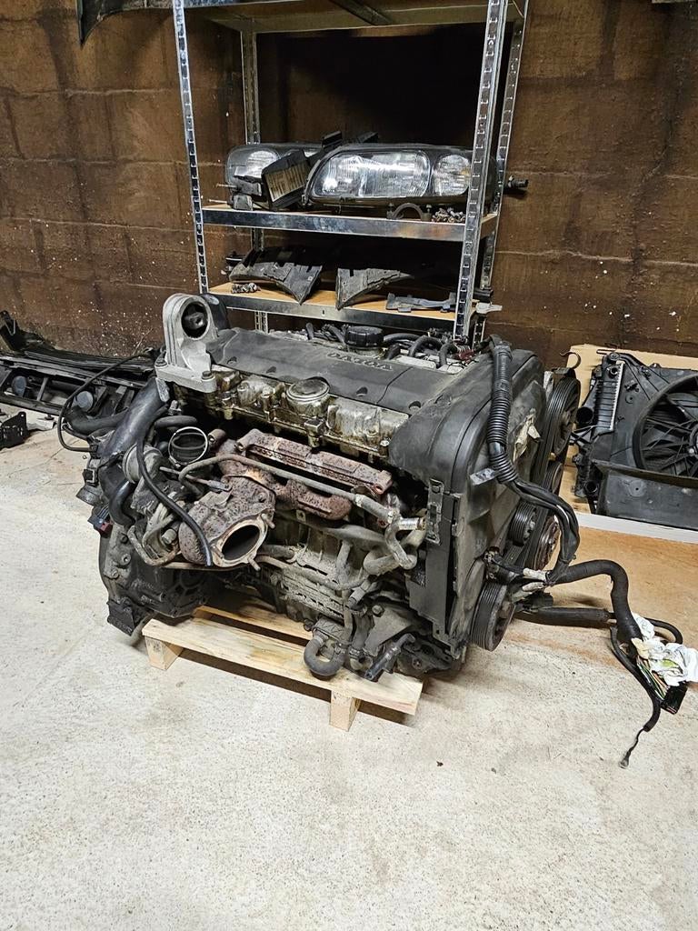 Volvo T5 2.3 turbo 5 cilinder B5234T3, Ophalen, Gebruikt, Volvo