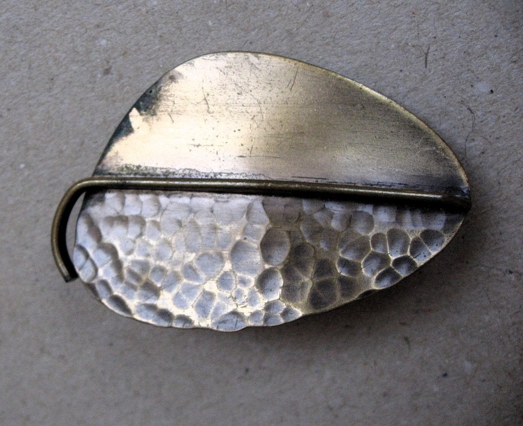 Handgemaakte mid-century modernist broche, messing jaren 60, Ophalen of Verzenden, Koper, Broche