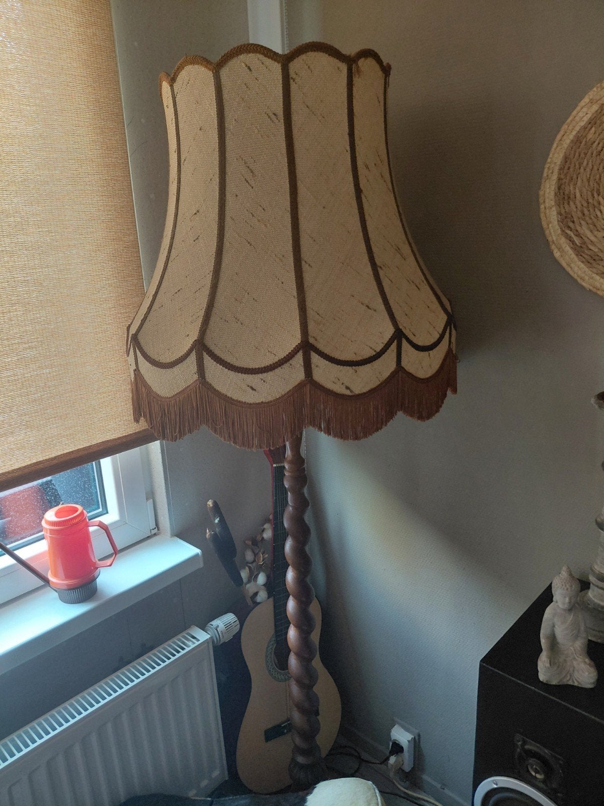Vintage Staande Lamp met Houten Gedraaide Voet, Huis en Inrichting, Ophalen, Gebruikt, 150 tot 200 cm, E27 (groot)
