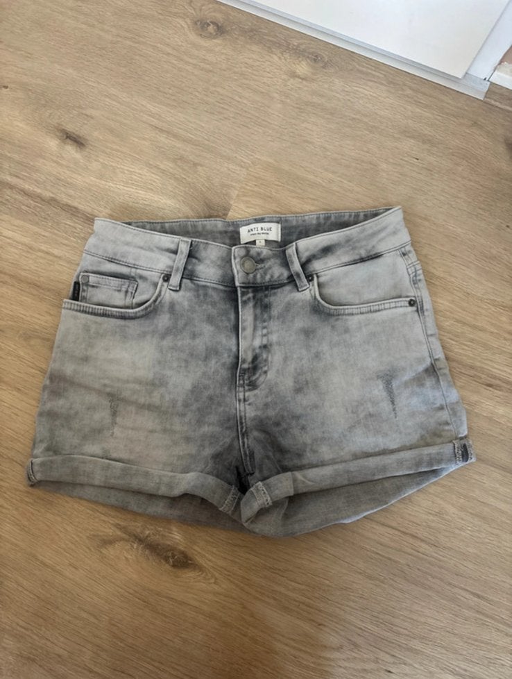 Grijze korte broek, maat S - Anti blue, Ophalen of Verzenden, Zo goed als nieuw, Grijs, W28 - W29 (confectie 36)