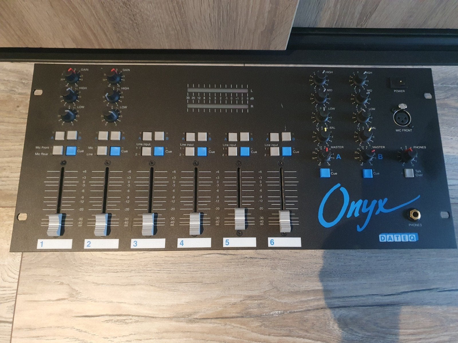 z.g.a.n dateq onyx mengpaneel, Muziek en Instrumenten, Mengpanelen, Ophalen of Verzenden, 5 tot 10 kanalen
