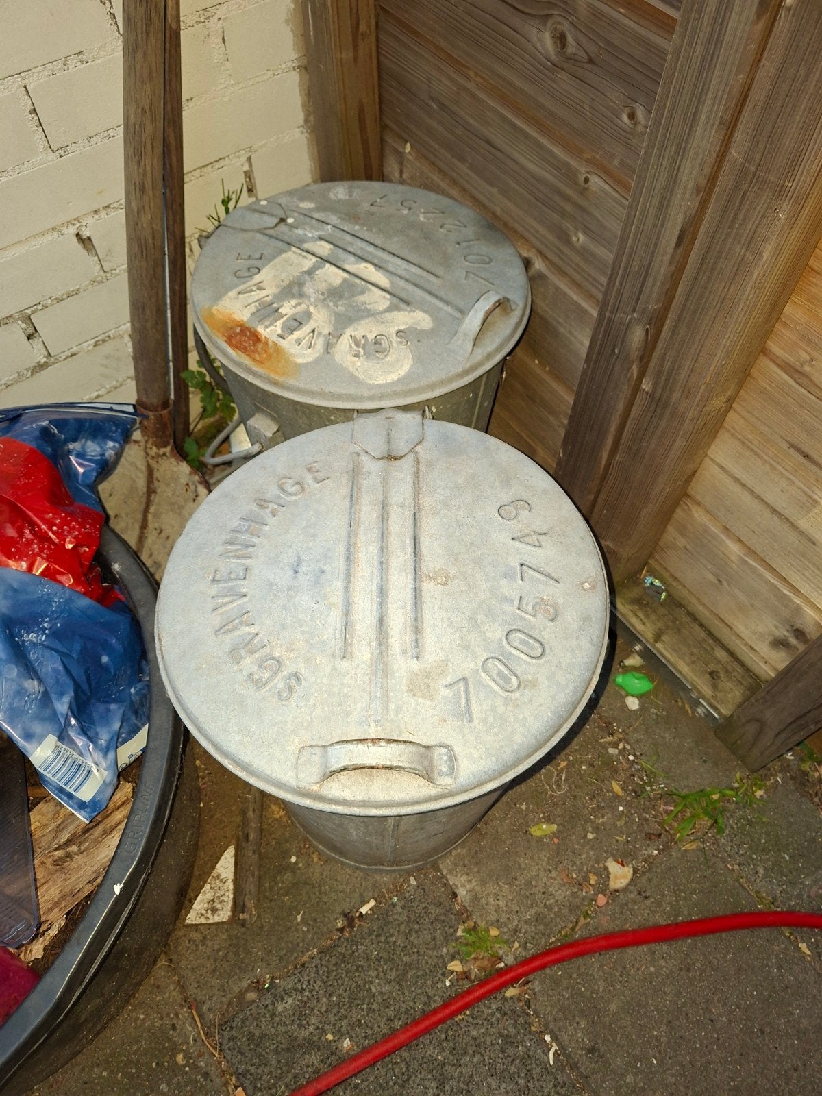 Oude zinken vuilnisbak 2x, Ophalen, Gebruikt