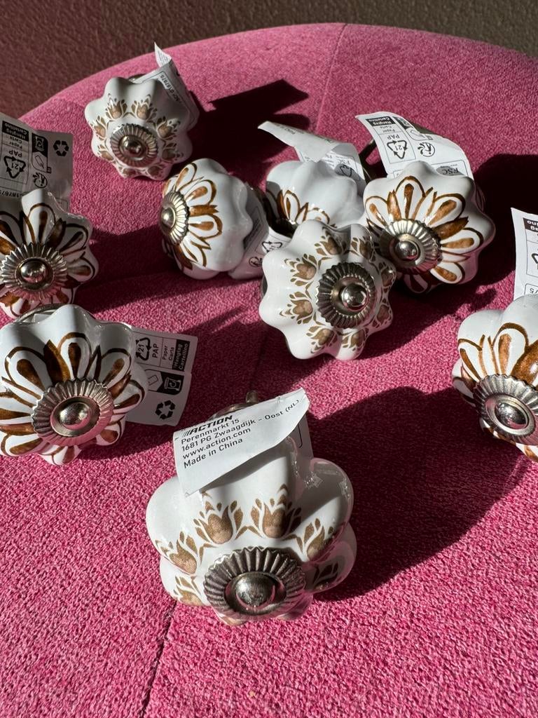 Porseleinen knopjes wit, 9 stuks, Ophalen of Verzenden, Nieuw, Overige materialen, Overige merken