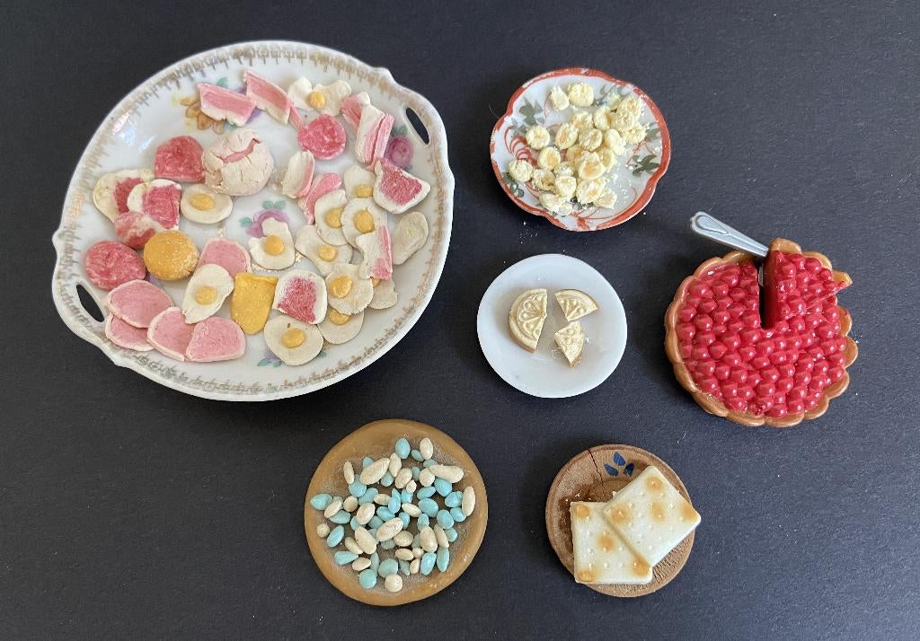 Poppenhuis diversen Koek Taart Vlaai, Verzamelen, Poppenhuizen en Toebehoren, Ophalen of Verzenden, Gebruikt, Gebruiksvoorwerp