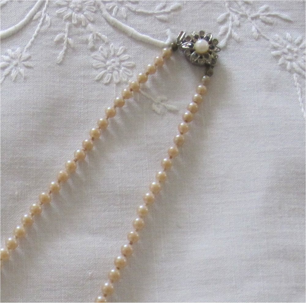 Vintage (geknoopte) parelketting, Ophalen of Verzenden, Gebruikt, Overige kleuren, Overige materialen