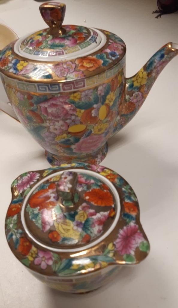 Klassieke Chinese "Mille Fleur" Porseleinen Theepot, Ophalen