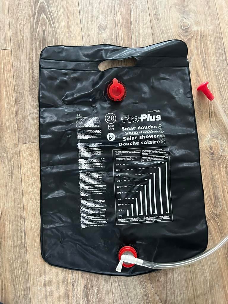 Solar douche, campingpannenset, campingaz 3 pitter incl tas, Caravans en Kamperen, Kampeeraccessoires, Ophalen, Zo goed als nieuw