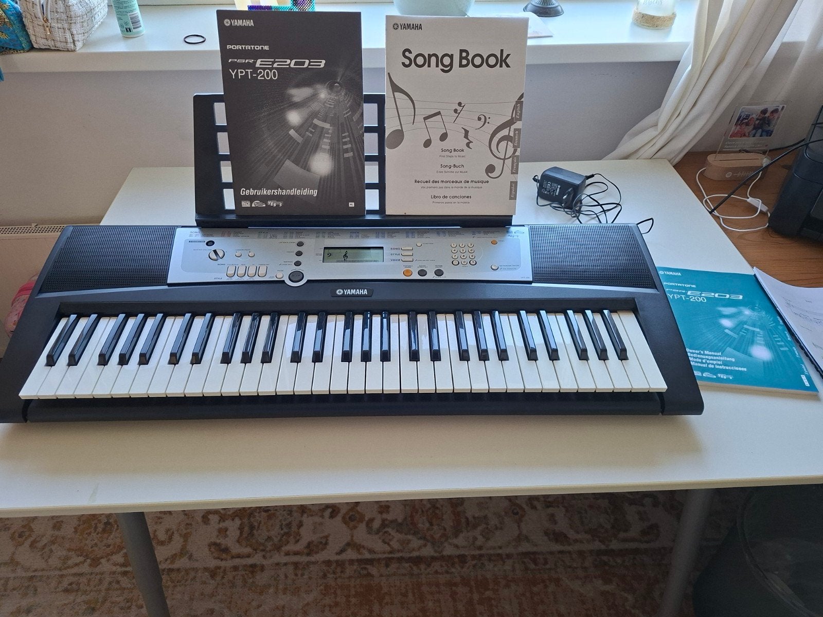 Yamaha Portatone PSR-E203 YPT-200 keyboard met accessoires, Muziek en Instrumenten, Ophalen, 61 toetsen, Met standaard, Nieuw