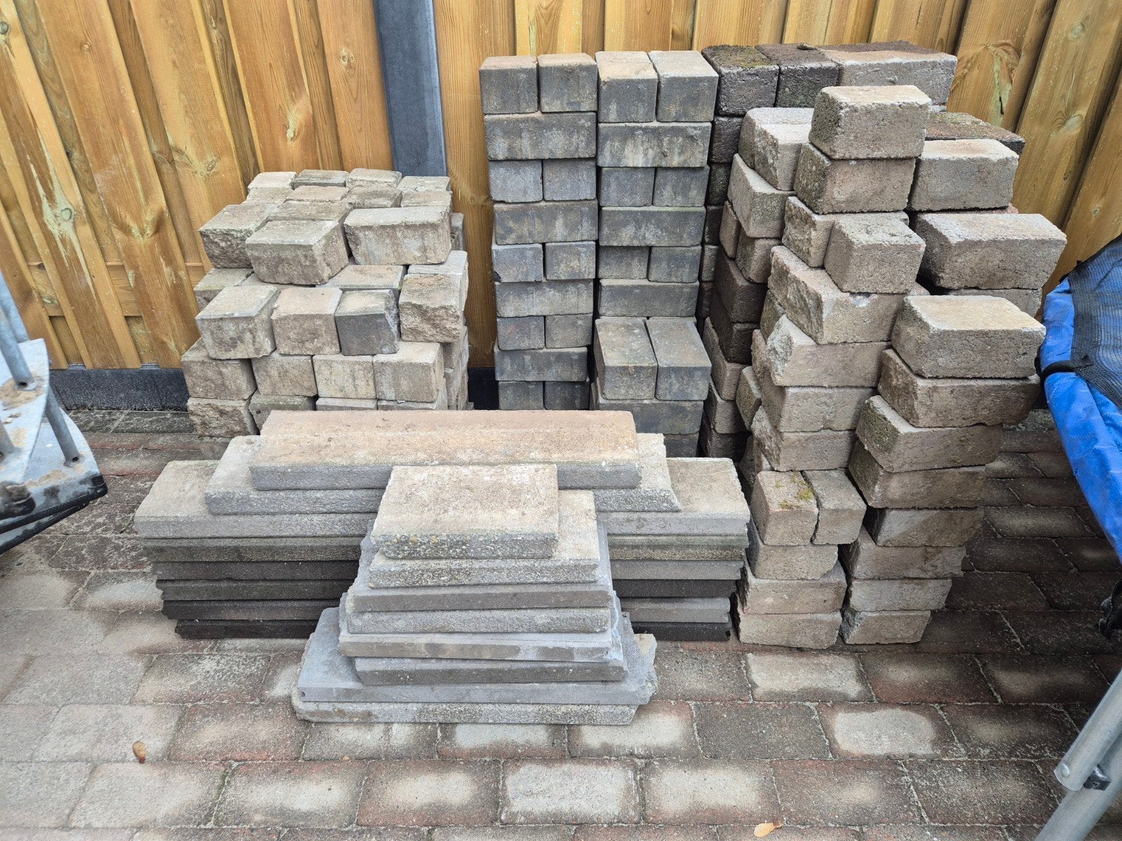 gratis af te halen!!, Tuin en Terras, Ophalen, Gebruikt, Beton, Klinkers