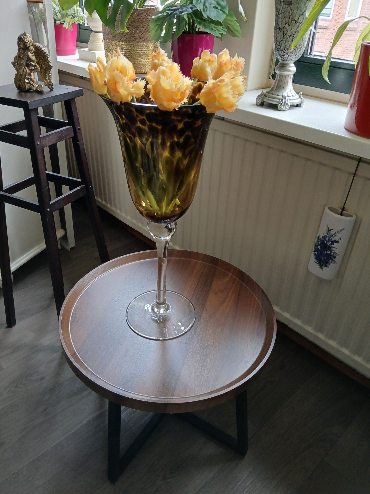 Bijzettafel met vaas en bloemen, Minder dan 55 cm, Rond, Zo goed als nieuw, Ophalen