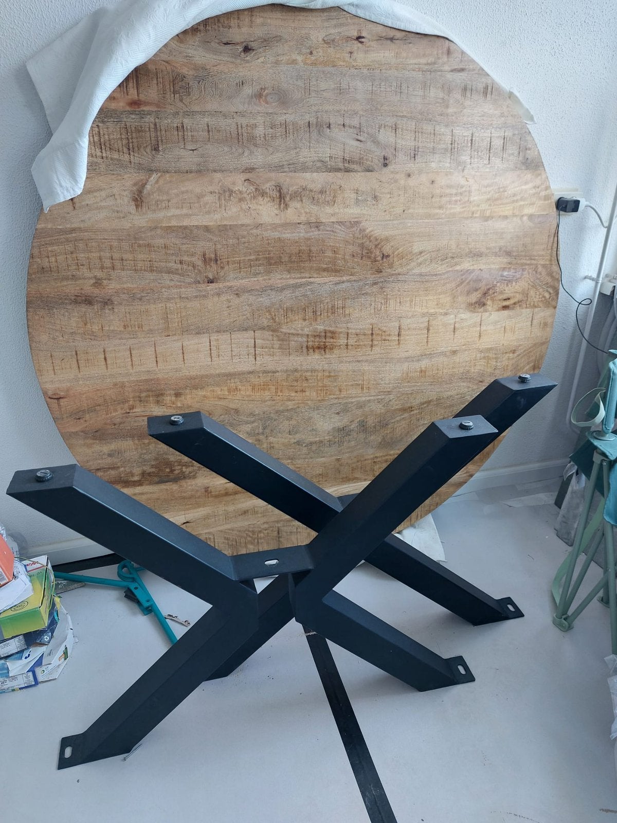 Mangohout tafel 1.50 doorsnede, Huis en Inrichting, Tafelonderdelen, Ophalen, Gebruikt, Rond, Tafelblad