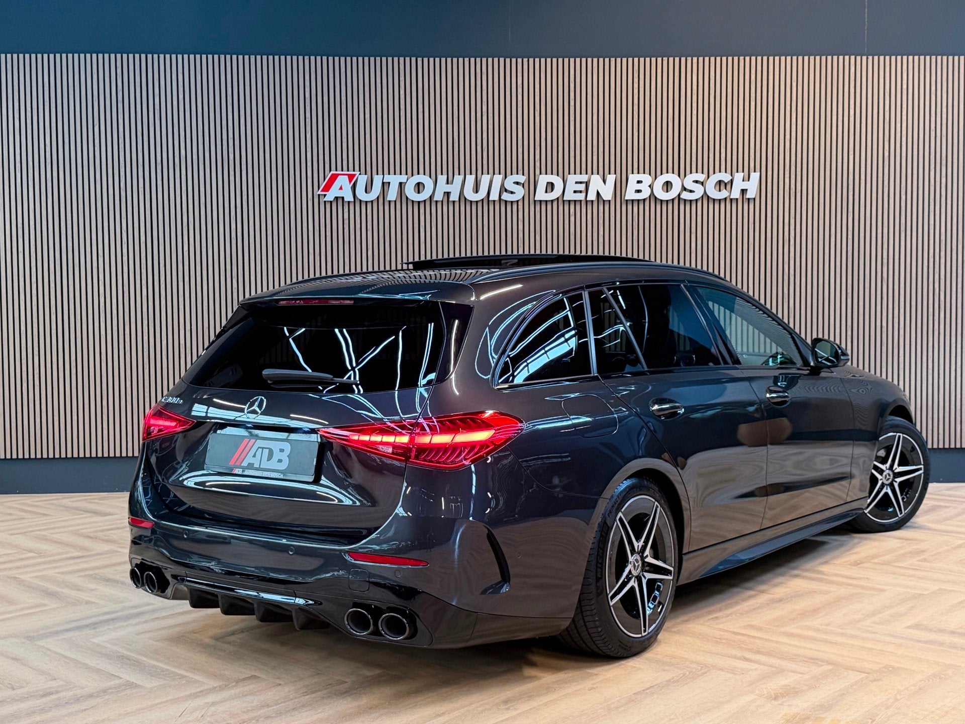 Mercedes-Benz C-klasse Estate 300 e AMG Line 313PK - NL Auto, Automaat, Achterwielaandrijving, 4 cilinders, 167 km/l