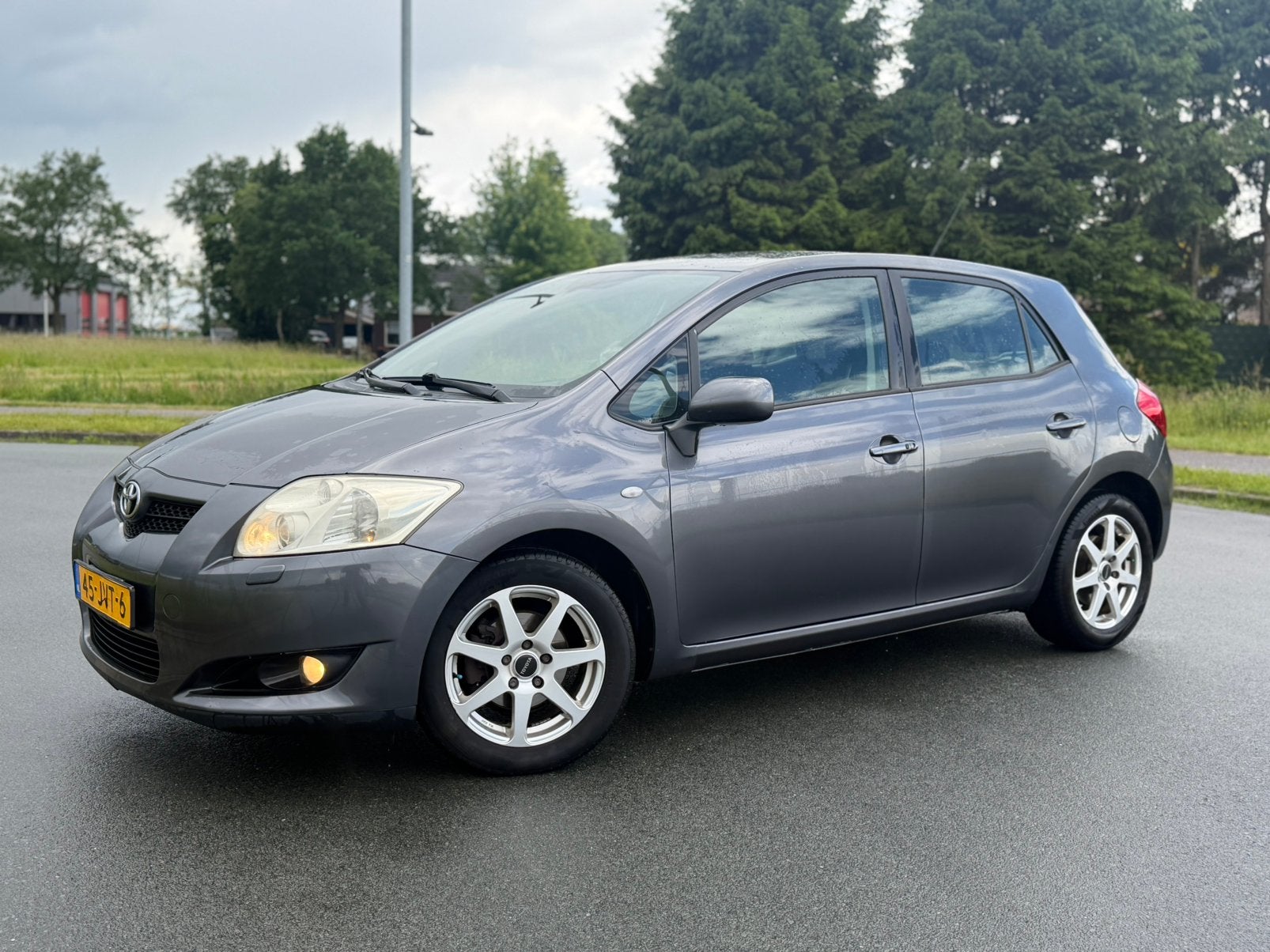 Toyota Auris 1.6 16V AUTOMAAT TREKHAAK APK T/M 3-27, Auto's, 450 kg, Zwart, 4 cilinders, 14 km/l
