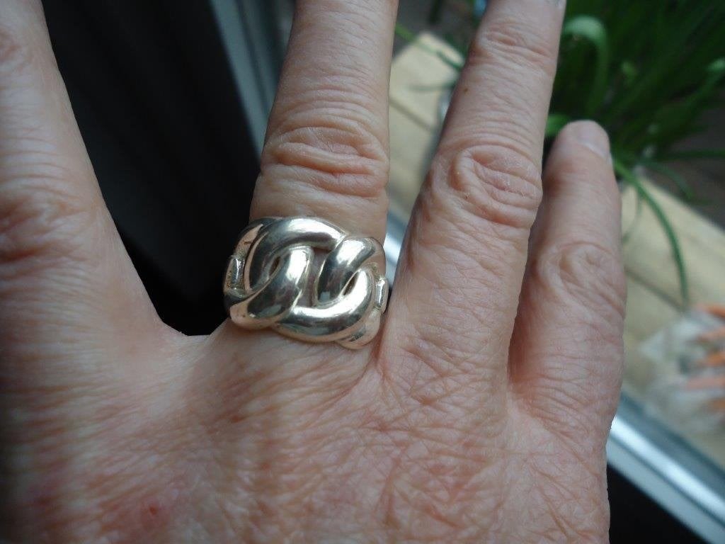 mooie echt zilveren ring schakel model mt 17 gemerkt 925, Sieraden, Tassen en Uiterlijk, Ringen, Ophalen of Verzenden, Zo goed als nieuw