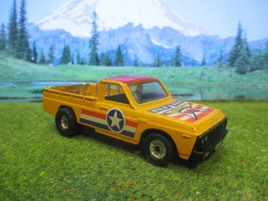 1:36 Mazda B1600 - Corgi geel/rood Versie 2, Ophalen of Verzenden, Gebruikt, Auto, Corgi
