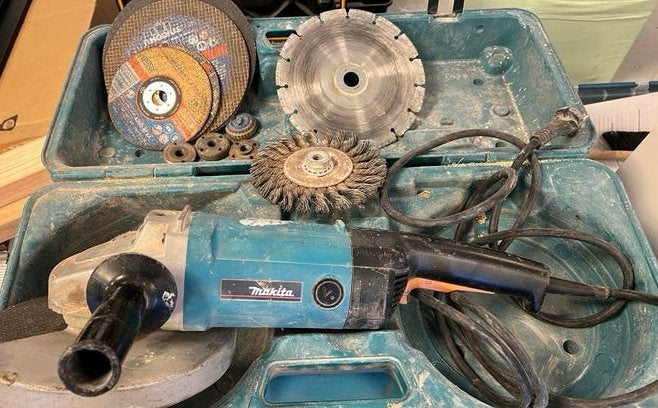 Makita grote haakse slijper 230 mm 2500W, Ophalen of Verzenden, Gebruikt, 1000 watt of meer, Haakse handslijpmachine